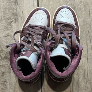Women’s size 5 Nike Air Jordan 1 Mids